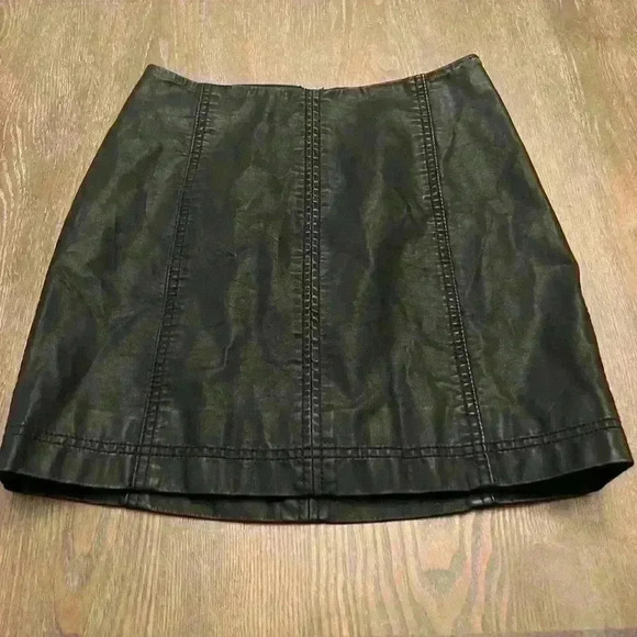 Free People Size 0 black skirt - Picture 3 of 6